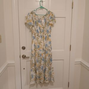 Chic Floral Maxi Dress in Blue and Yellow